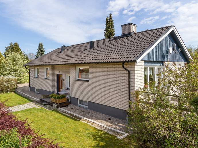 6 rok · 106 m² · Rättarvägen 16