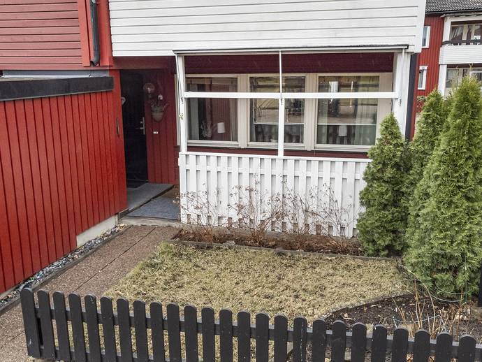 2 rok · 76 m² · Hällbacksvägen 64