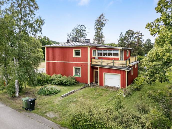 8 rok · 223 m² · Frånövägen 43