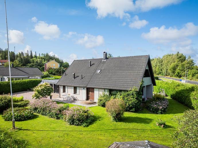 6 rok · 165 m² · Krokvägen 4B