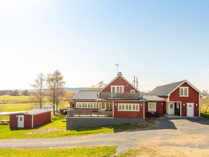 6 rok · 250 m² · Åbyggeby 44