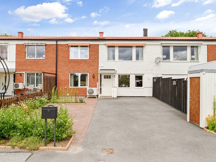 5 rok · 121 m² · Hällsbovägen 29