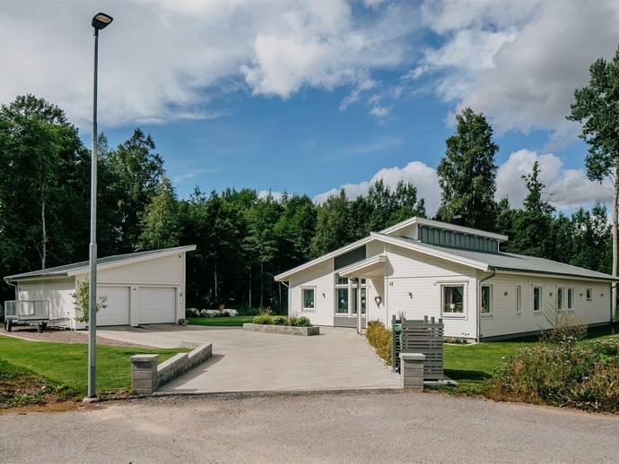 6 rok · 161 m² · Lövängen 12
