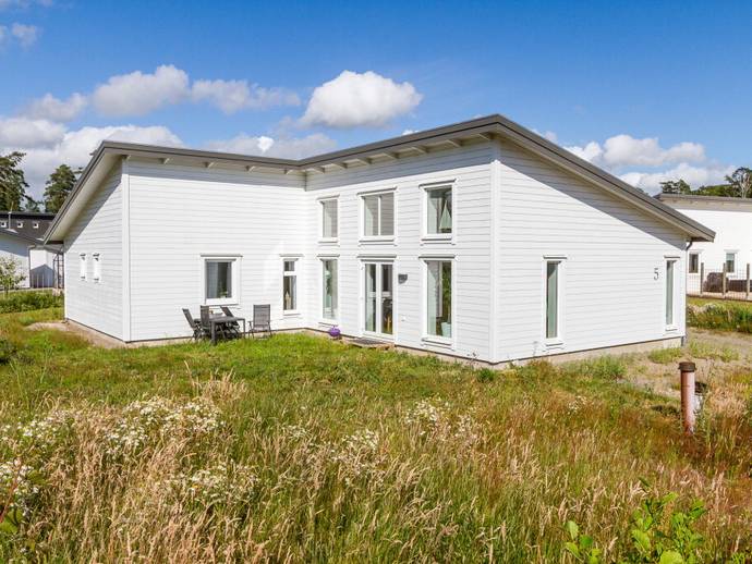 4 rok · 145 m² · Säfstaholmvägen 5