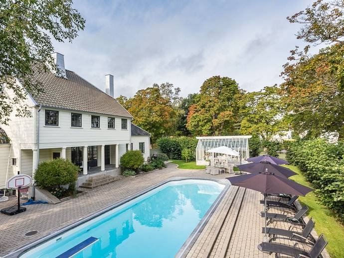 9 rok · 246 m² · Tegnérvägen 1