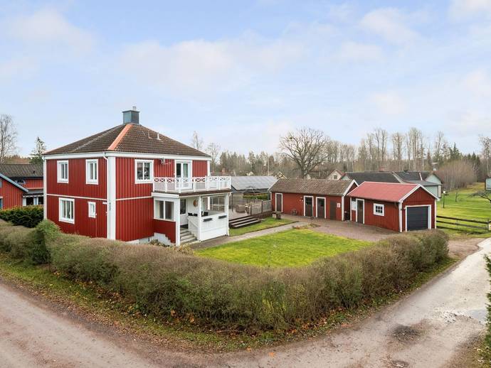4 rok · 131 m² · Älvan 422
