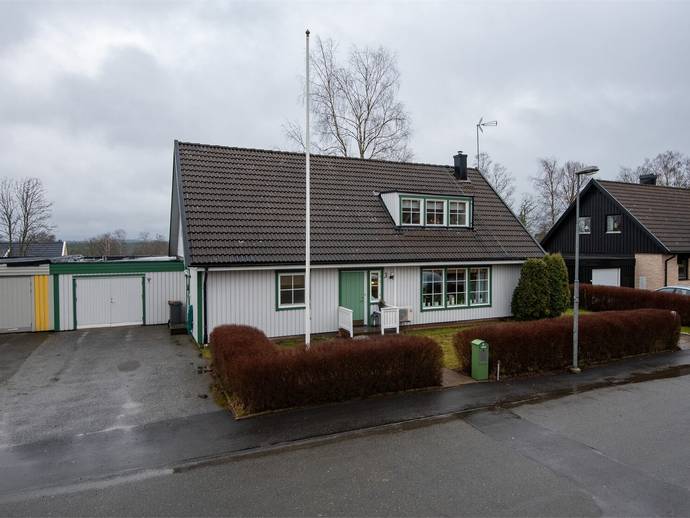 6 rok · 158 m² · Tomtebergsvägen 3