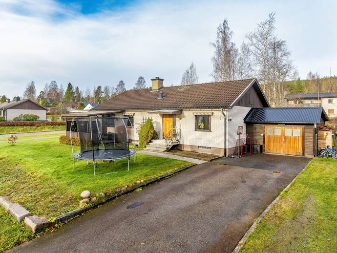 6 rok · 106 m² · Bomvägen 1
