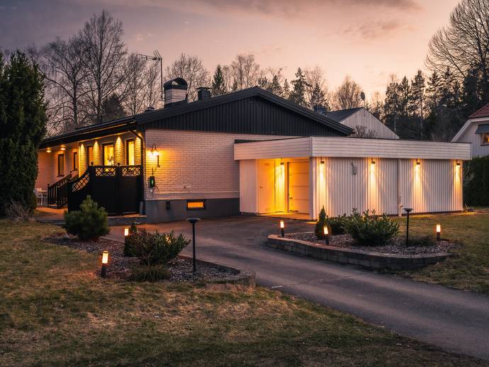 7 rok · 121 m² · Stråvägen 1