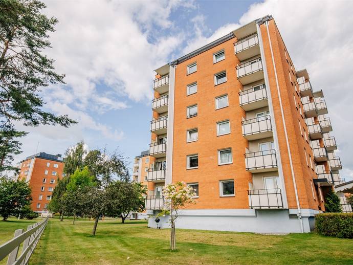 1 rok · 32 m² · Skogvaktaregatan 13