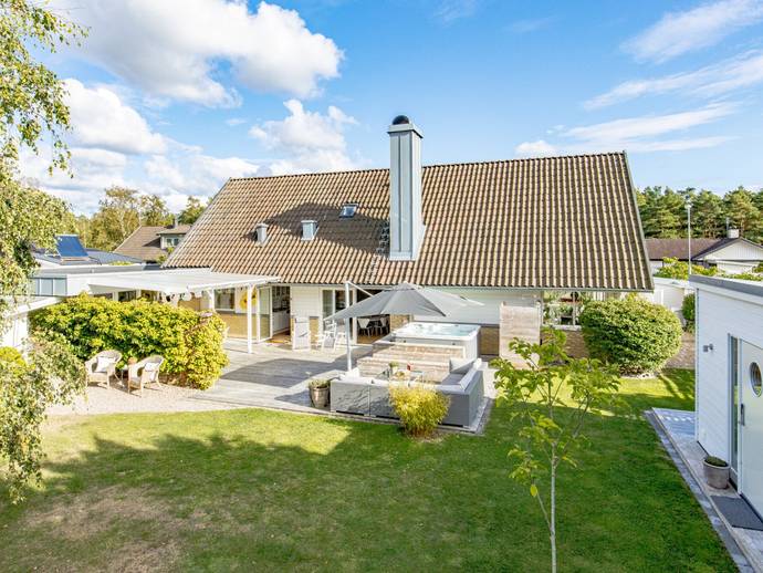 7 rok · 152 m² · Harstigen 11