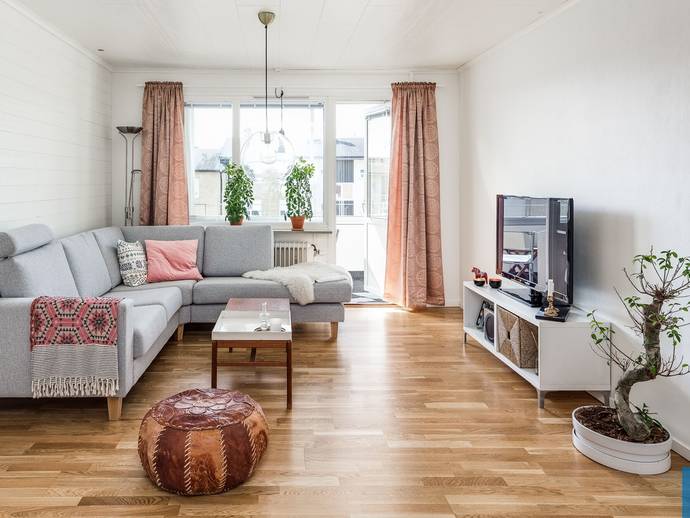 3 rok · 80 m² · Läkarvägen 6J