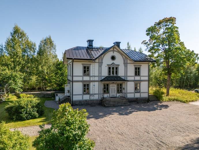7 rok · 250 m² · Paul Birchs väg 1
