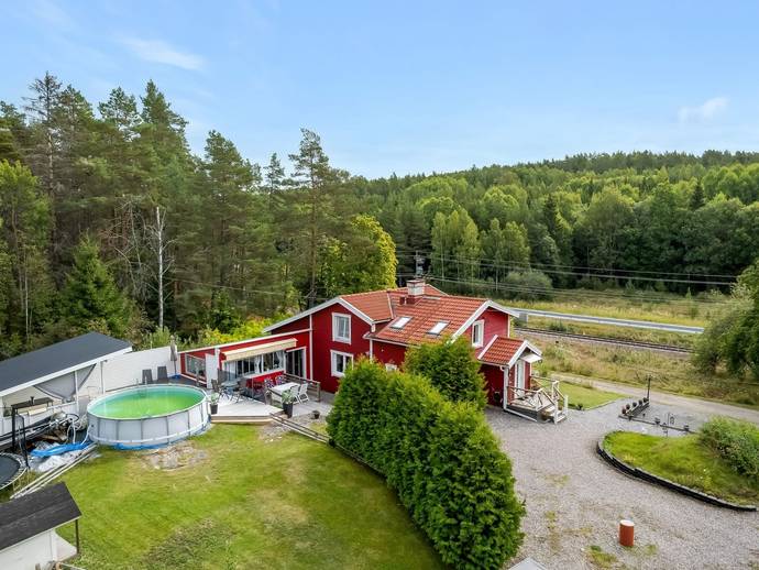 4 rok · 132 m² · Mälhammar Larsborg