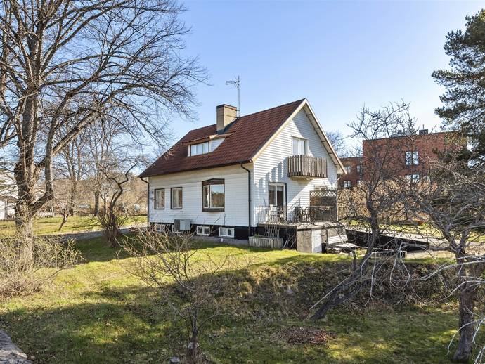 4 rok · 120 m² · Tulkavägen 2