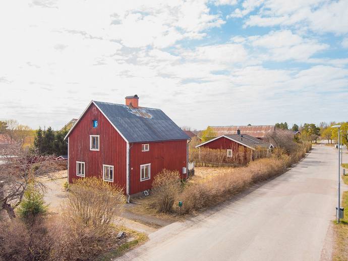 6 rok · 142 m² · Länsmansvägen 38