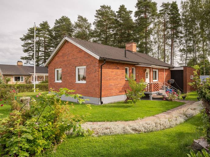 6 rok · 143 m² · Furuvägen 7