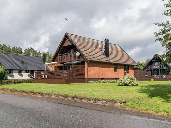 6 rok · 128 m² · Erlands väg 2
