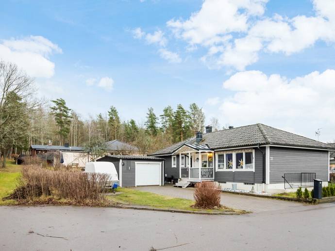 4 rok · 110 m² · Husarvägen 33