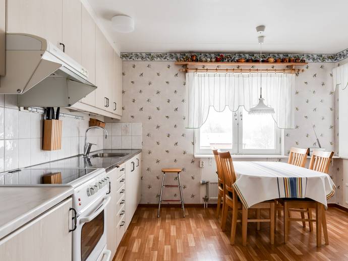 4 rok · 98,5 m² · Östra storgatan 28