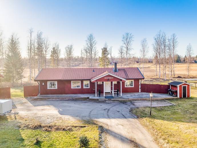 3 rok · 90 m² · Hällarna 4