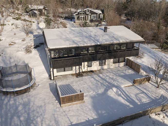 7 rok · 185 m² · Adler Salvius väg 135