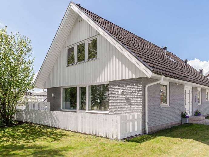 6 rok · 188 m² · Källsprångsvägen 1