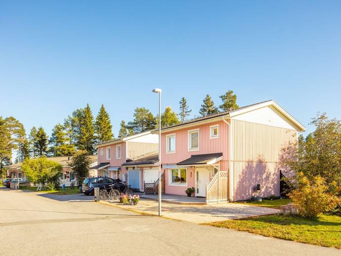 4 rok · 117 m² · Kanotvägen 16