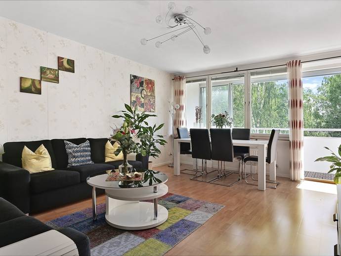 2 rok · 61 m² · Höglundavägen 9