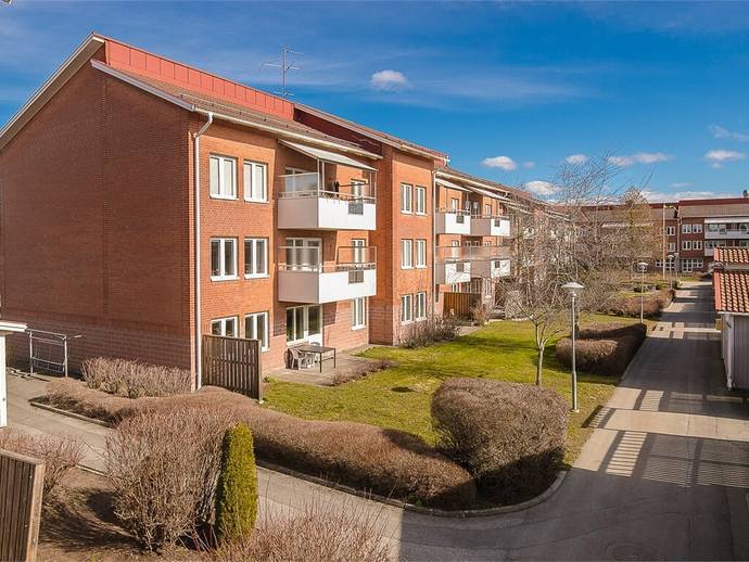 2 rok · 74,5 m² · Lidköpingsvägen 17