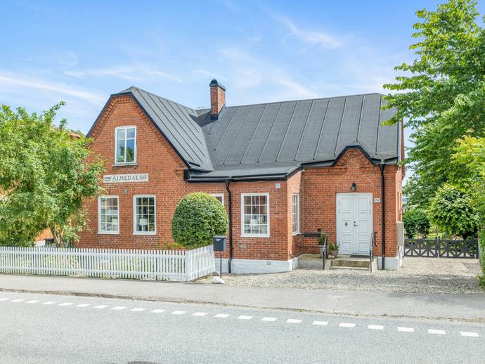 6 rok · 160 m² · Landsvägen 72