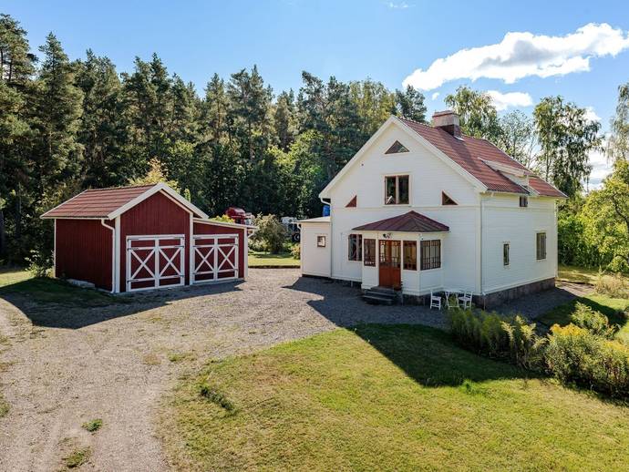 4 rok · 145 m² · Klämmesbovägen 9