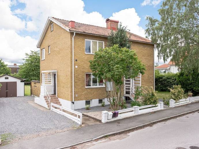 8 rok · 150 m² · Falkenerarevägen 32A