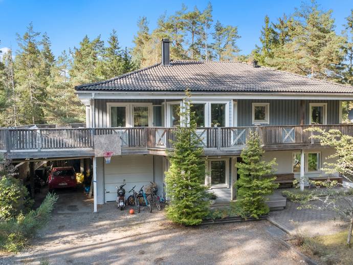7 rok · 230 m² · Lillkroksvägen 2