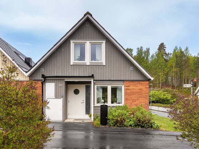 4 rok · 100 m² · Rektangelvägen 38