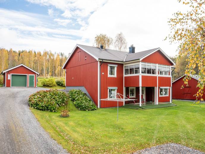 7 rok · 178 m² · Forsmoby 272