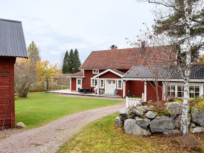 6 rok · 179 m² · Bygdegårdsvägen 10