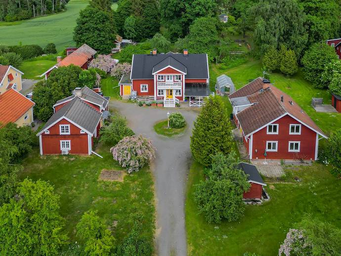 8 rok · 205 m² · Bettna-Löta Löta gård 