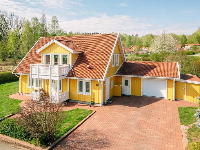 6 rok · 151 m² · Berguvsvägen 12