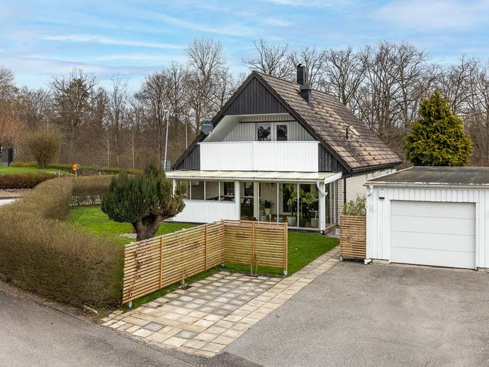 5 rok · 133 m² · Hjälmvägen 1