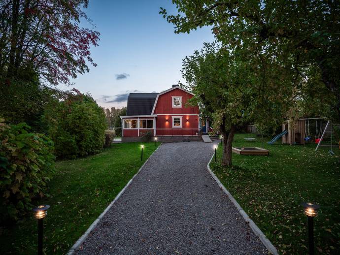 4 rok · 124 m² · Älby 131