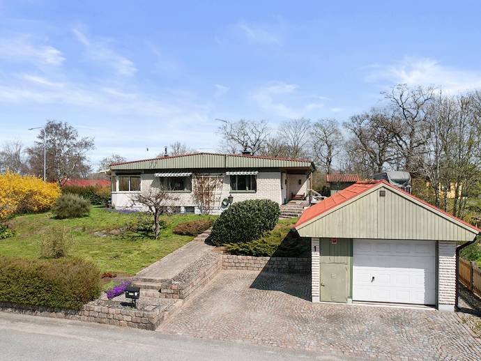 4 rok · 121 m² · Silkesvägen 1