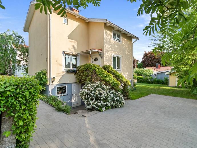 6 rok · 130 m² · Runsavägen 11
