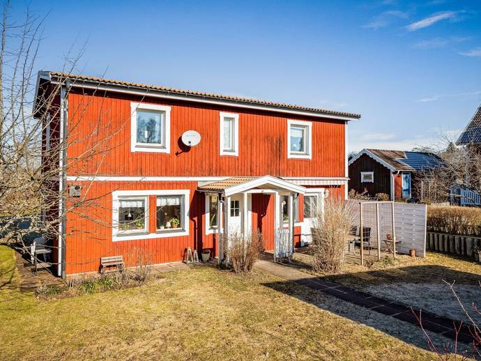 4 rok · 128 m² · Postvägen 4