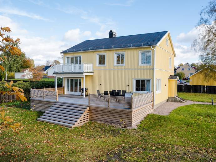 8 rok · 214 m² · Skolgatan 20