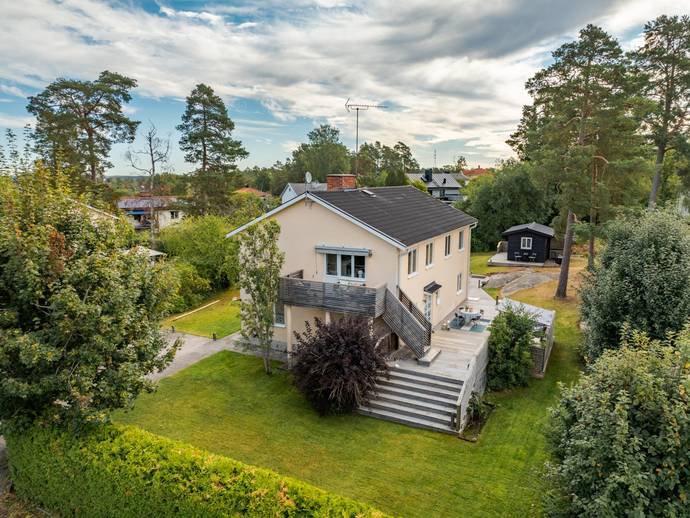 7 rok · 202 m² · Korsövägen 12