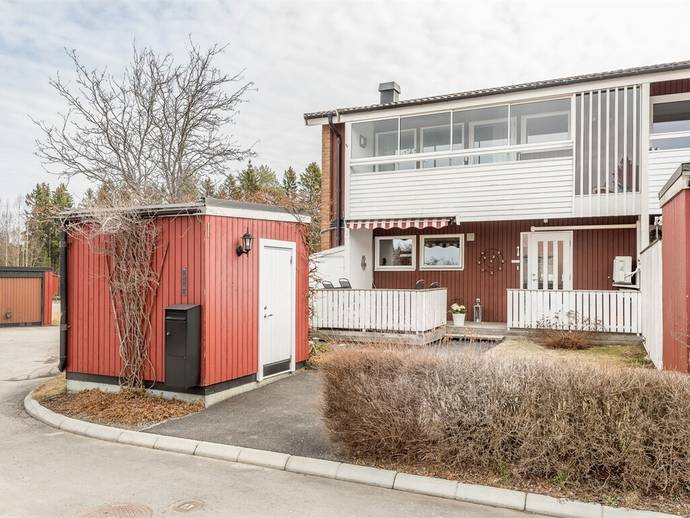 5 rok · 140 m² · Jaktfalksvägen 1