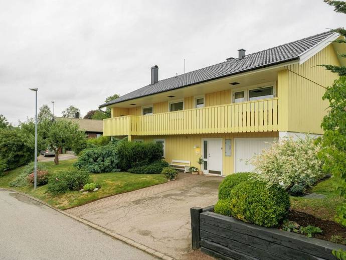 6 rok · 145 m² · Movägen 9