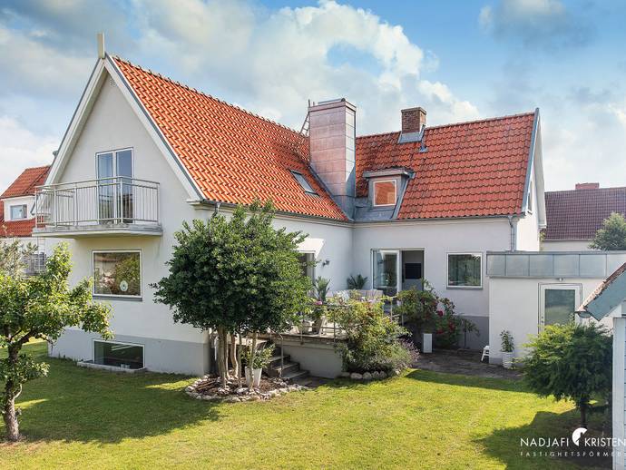 8 rok · 175 m² · Mellanvägen 3