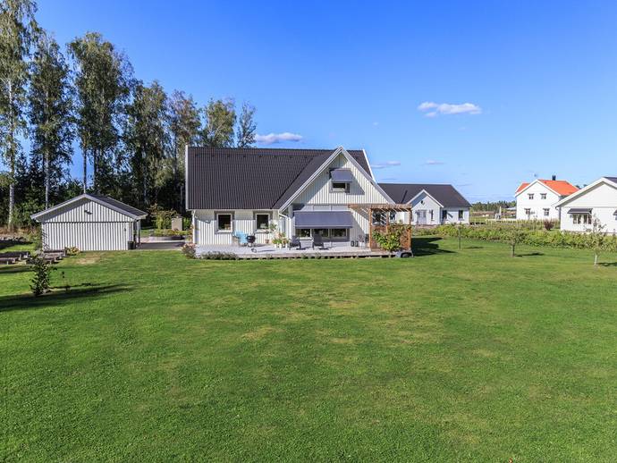 8 rok · 195 m² · Sjöglimten 1